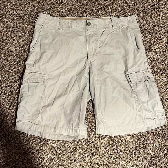 Izod Other - Izod salt water cargo shorts size 36